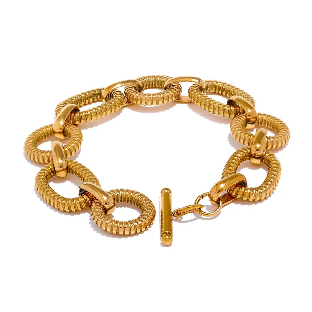 Interlock independent bracelet