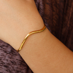 Trace bangle