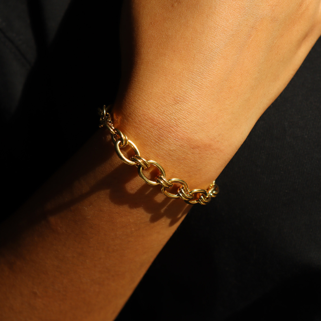 Locked in link bracelet