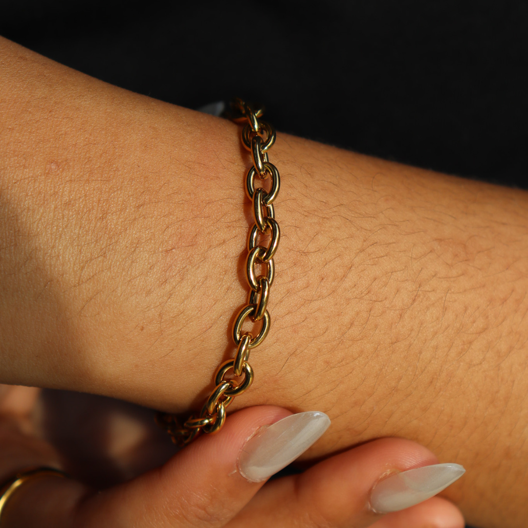 Thin circle ring bracelet