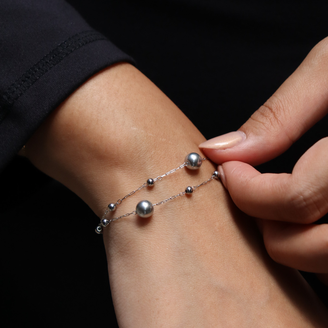 Grey pearl bracelet