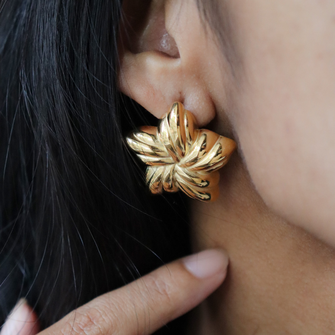 Bloom studs