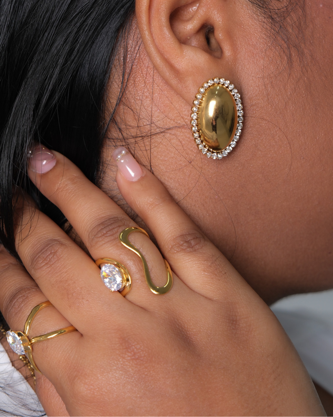 Diamond horizon studs