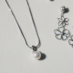 Icon pearl chain