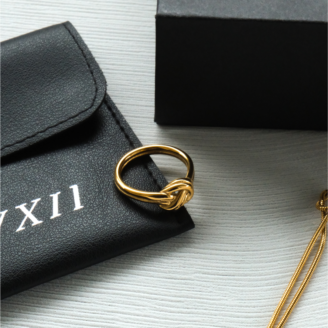 Knotted ring