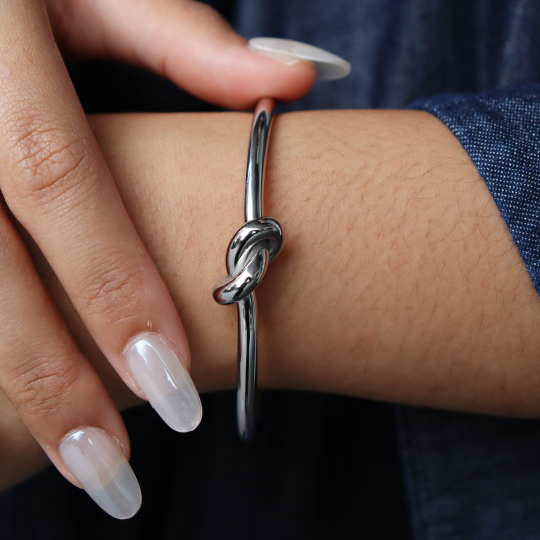 Knotted bangle