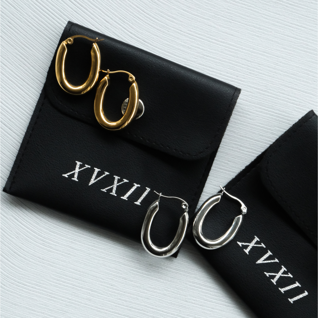Oval bianca hoops