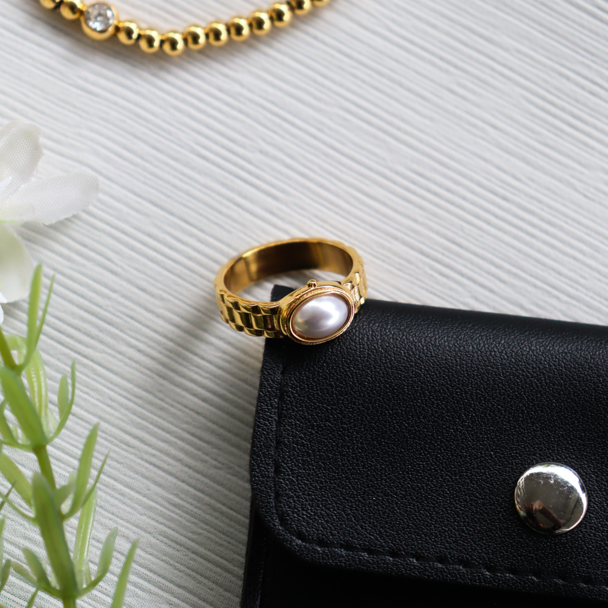 Pure vibe ring