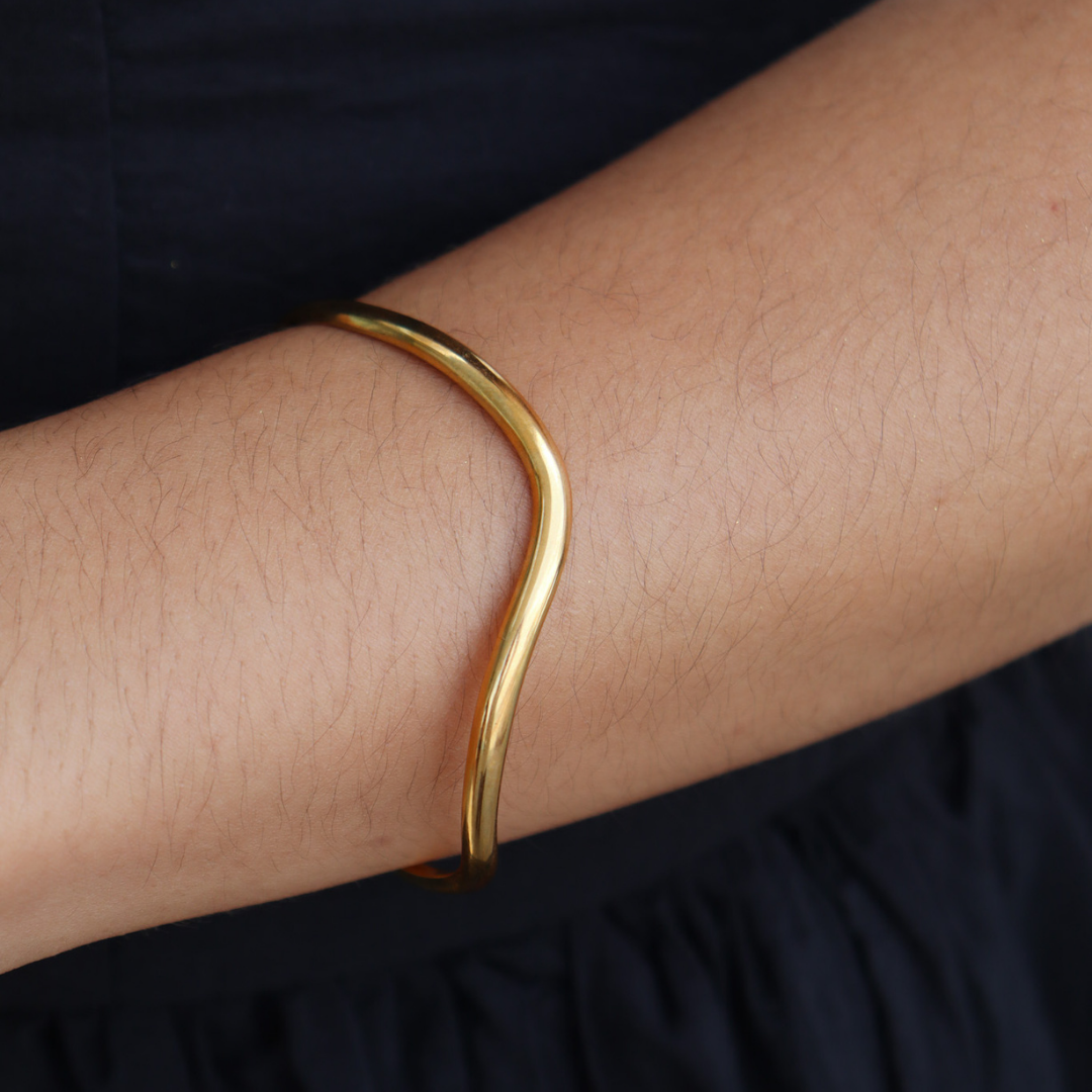 Trace bangle