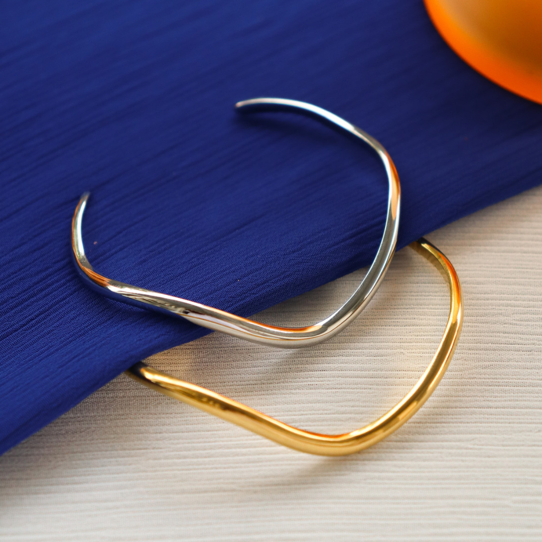 Trace bangle