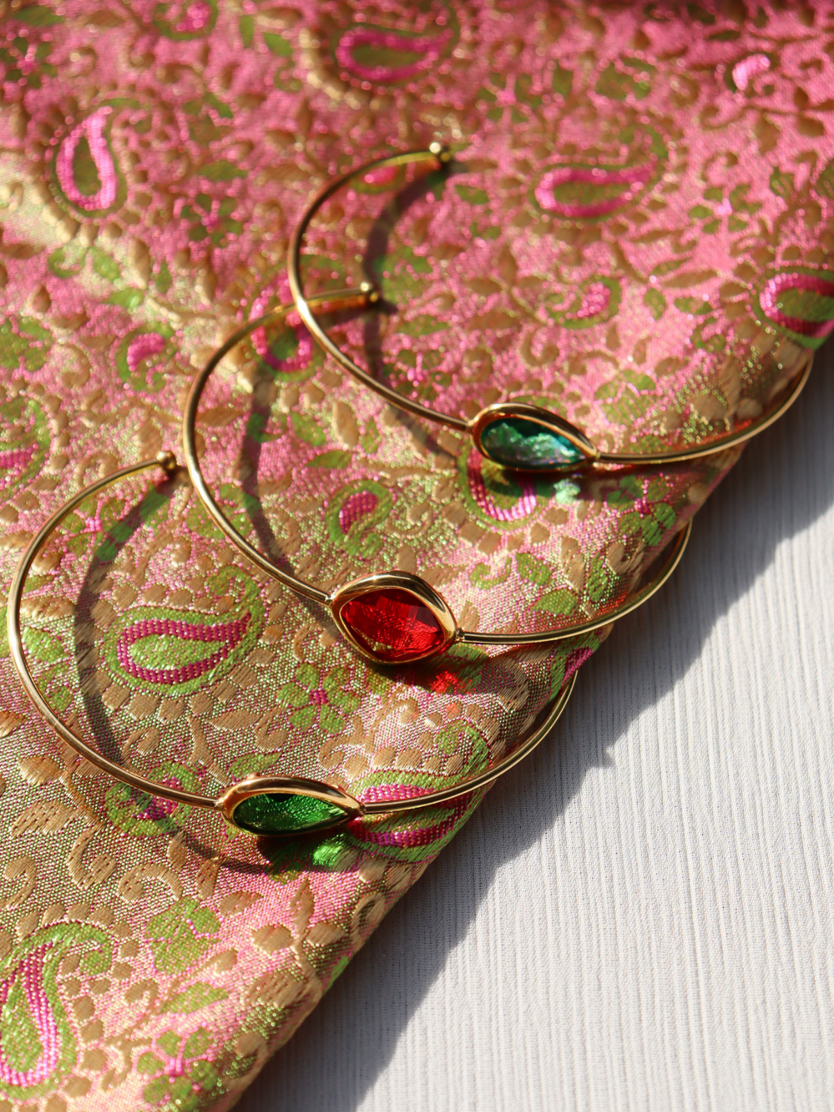 Sona teardrop bangle