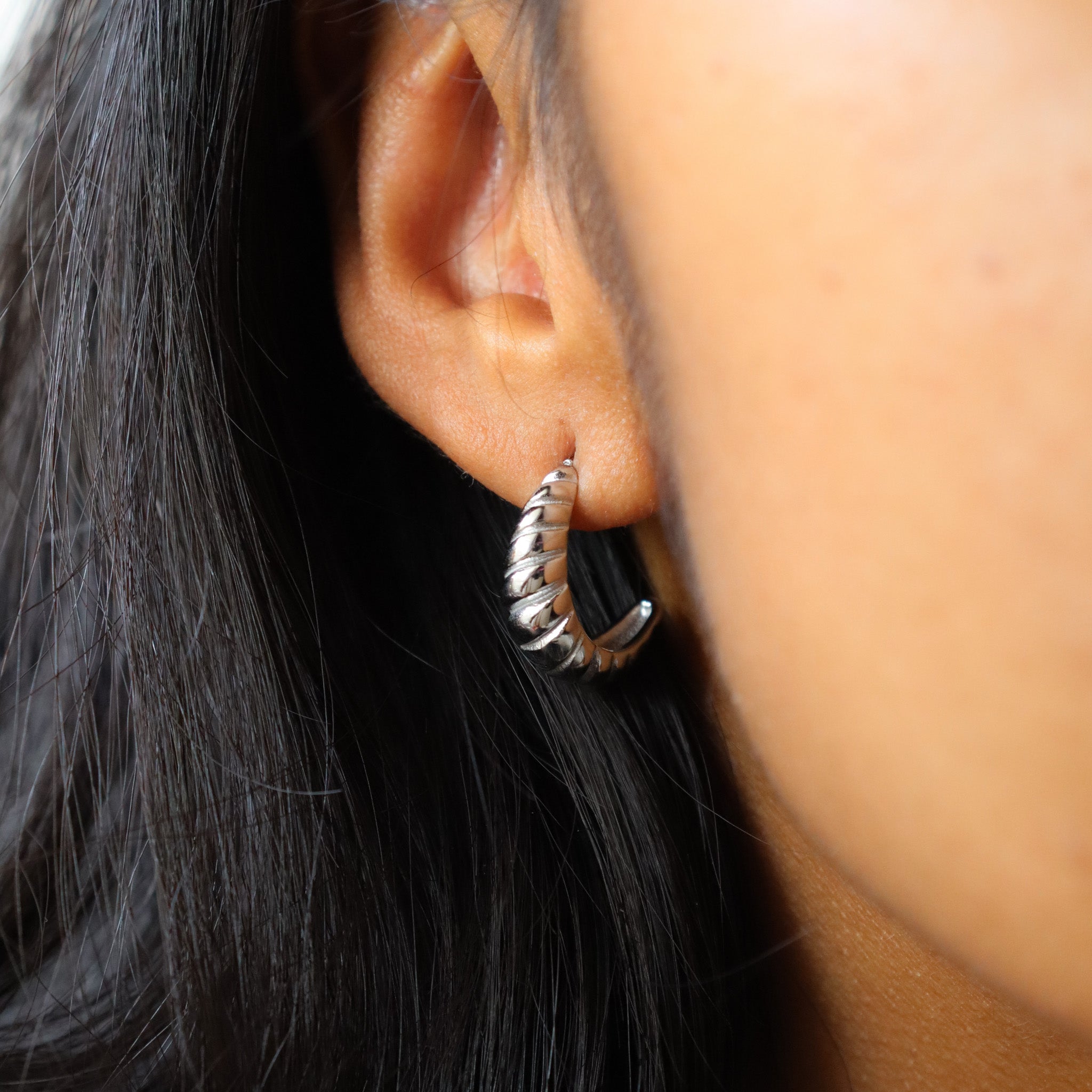 Croissant hoops