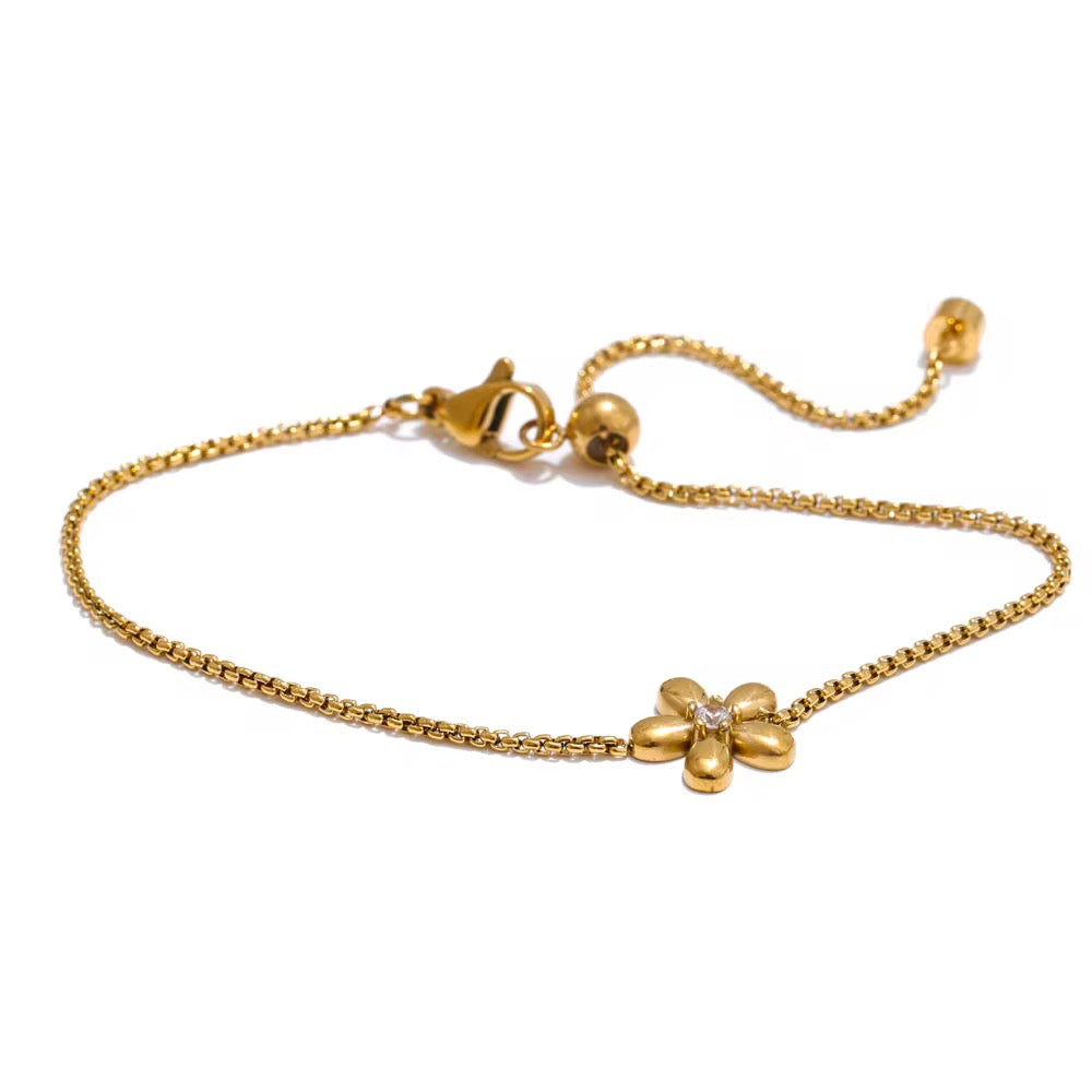 Dainty flower bracelet