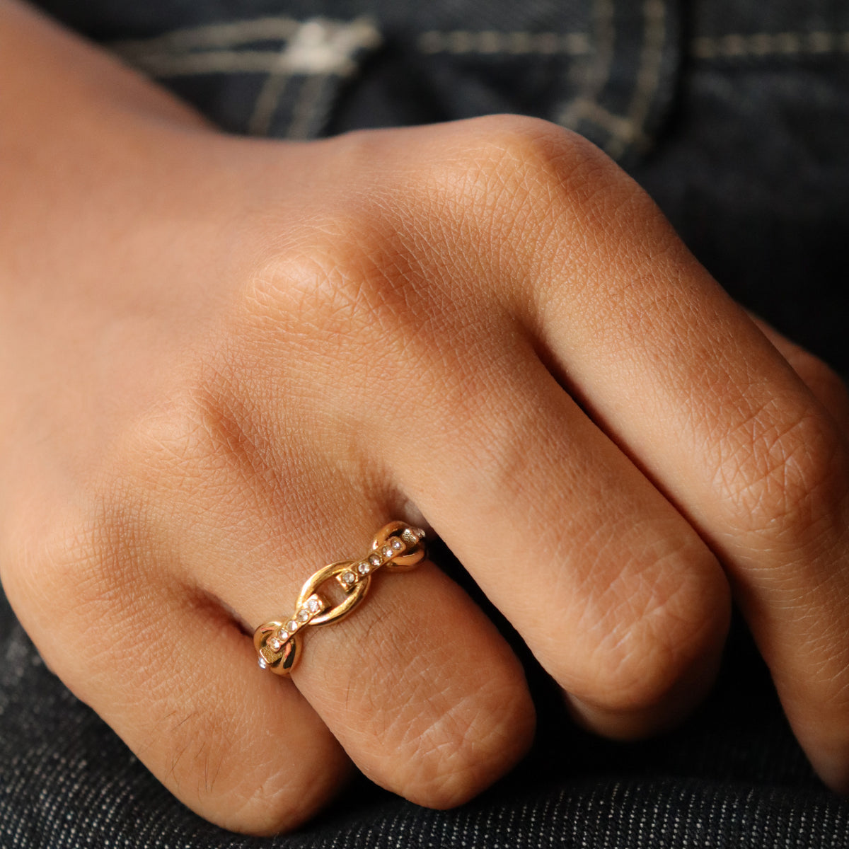 Diamond manhattan ring