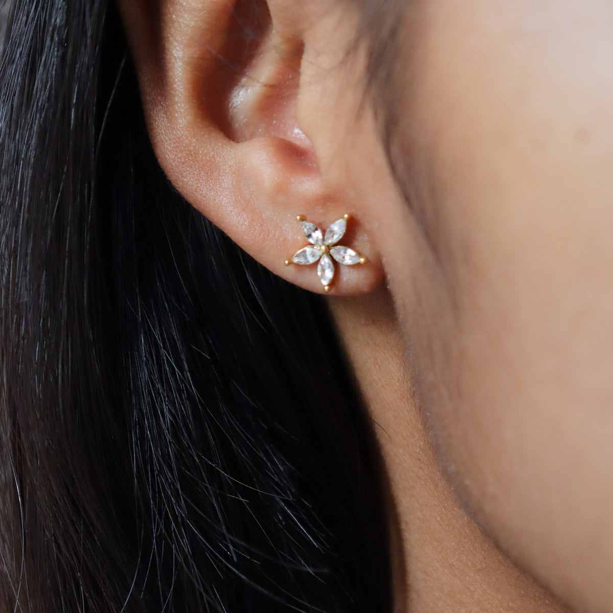 Flora studs