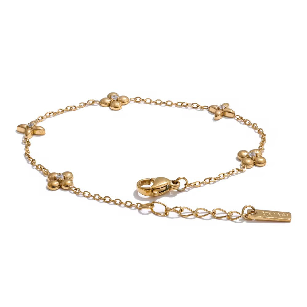 Flower thread bracelet