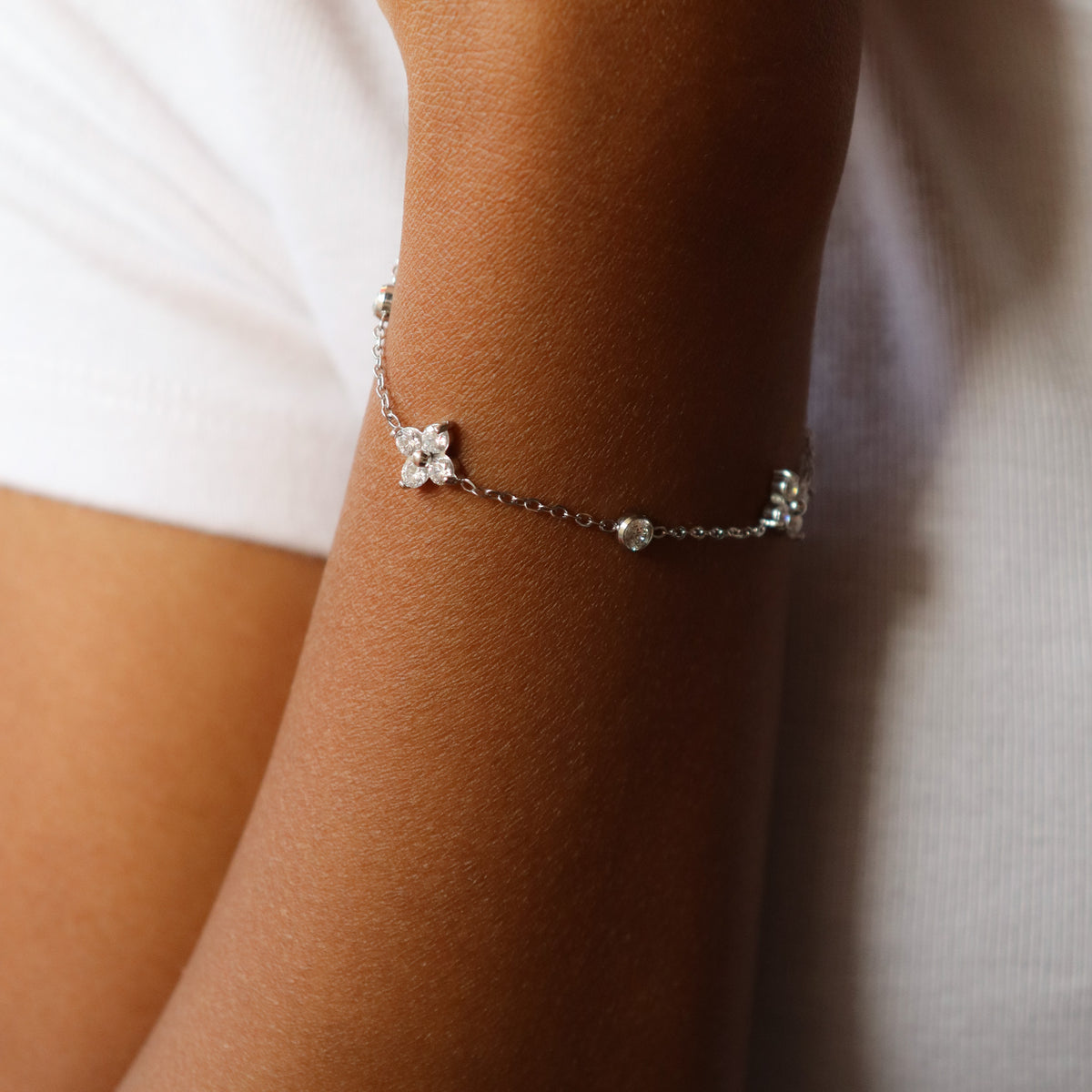 Glass flower bracelet