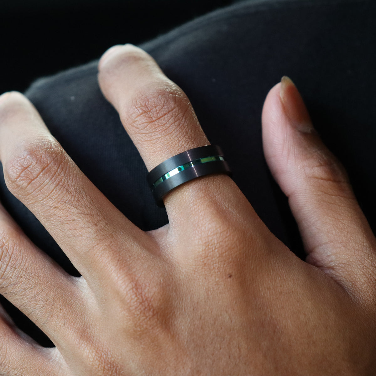 Holo strip ring