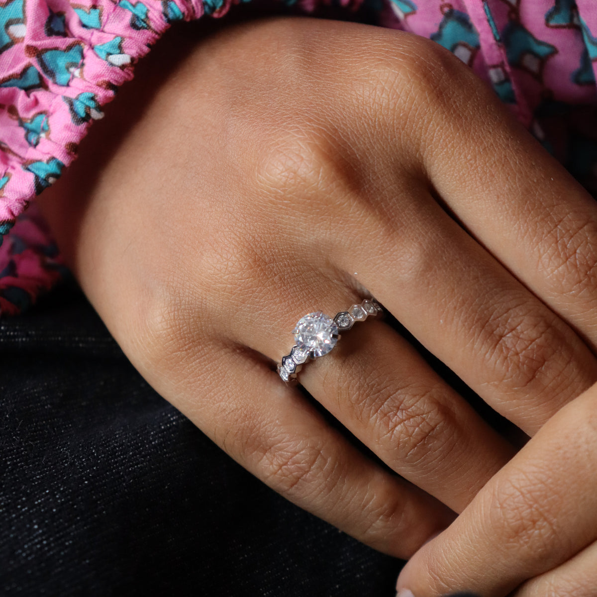 Honey bonds ring