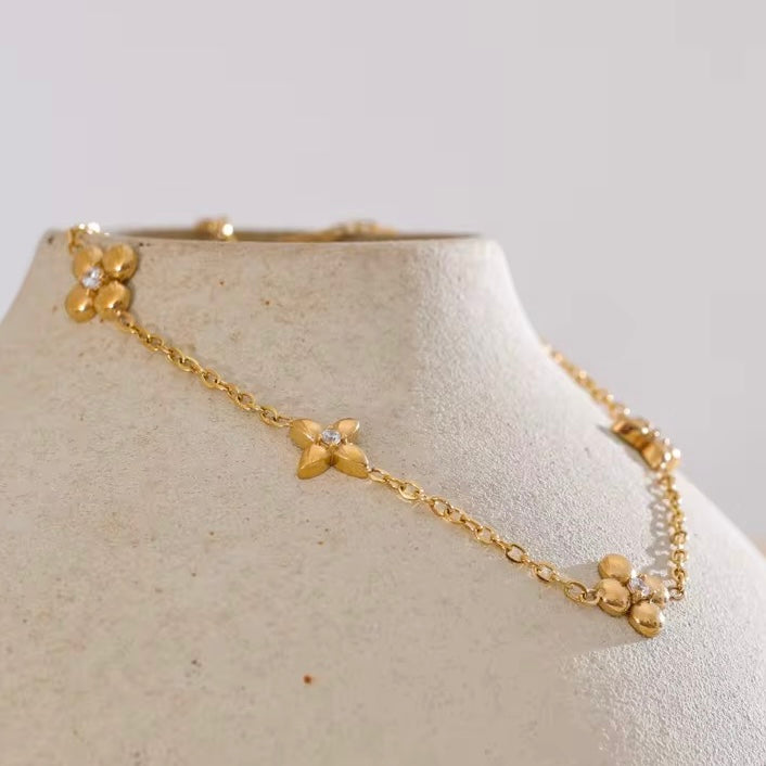 Flower thread bracelet