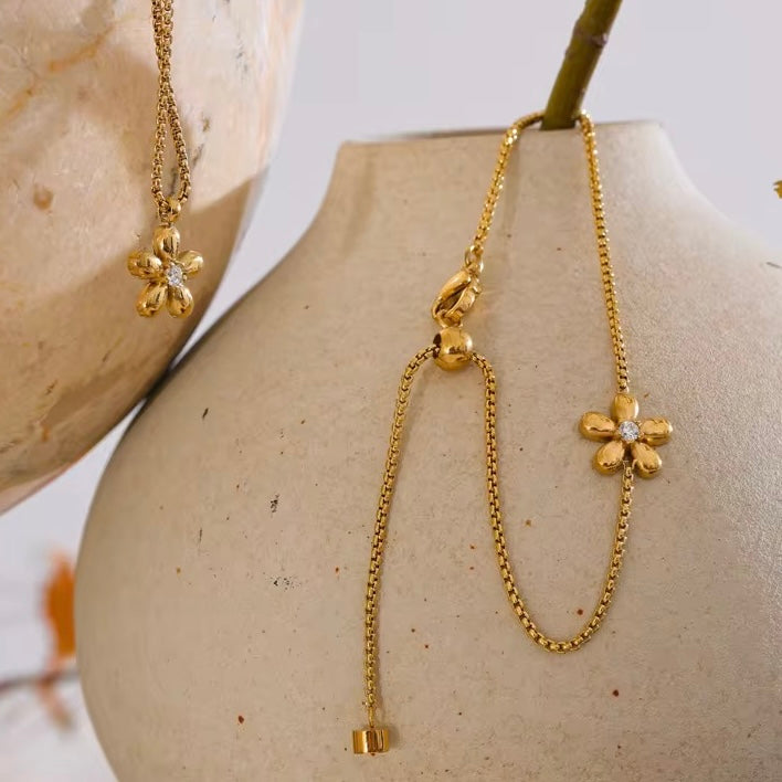 Dainty flower bracelet