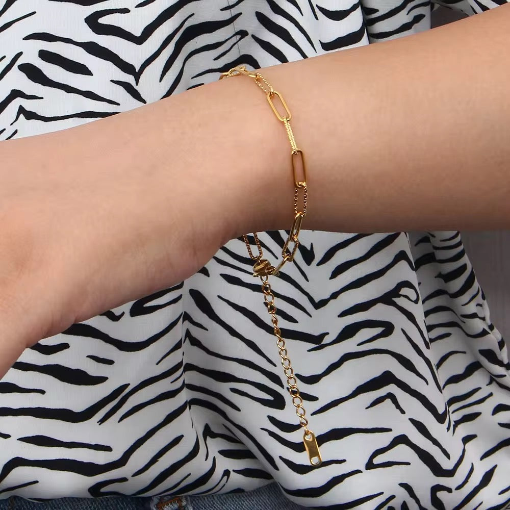 Textured paperclip bracelet