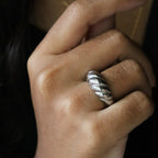 Croissant ring