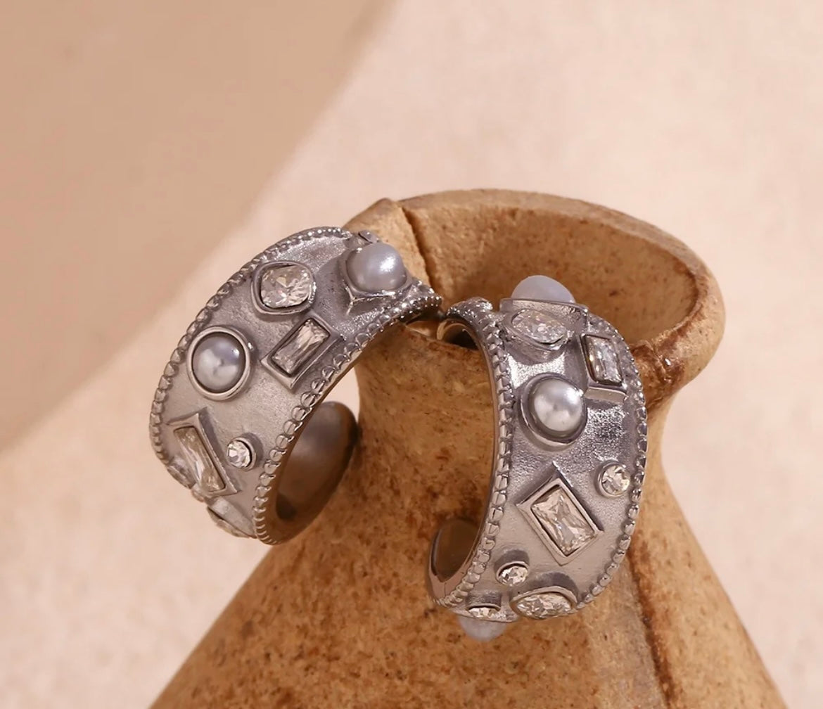Groovy hoops