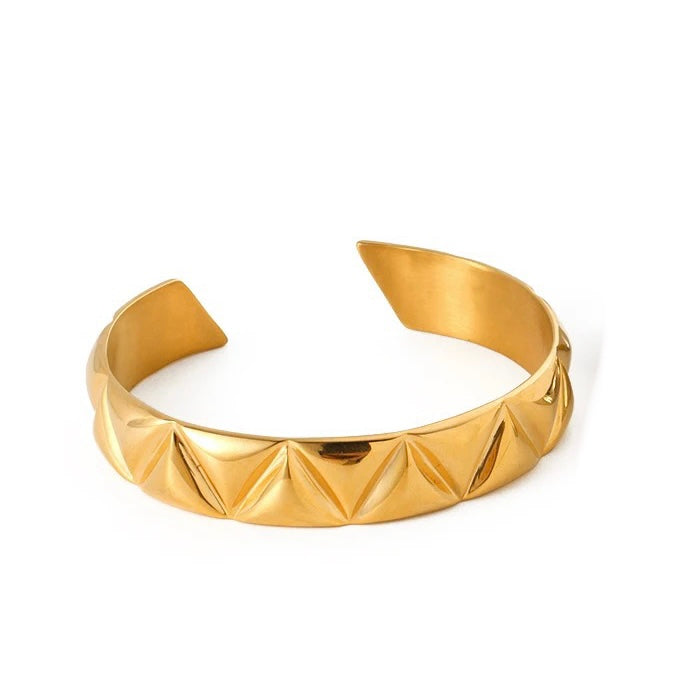 Rhombic bangle