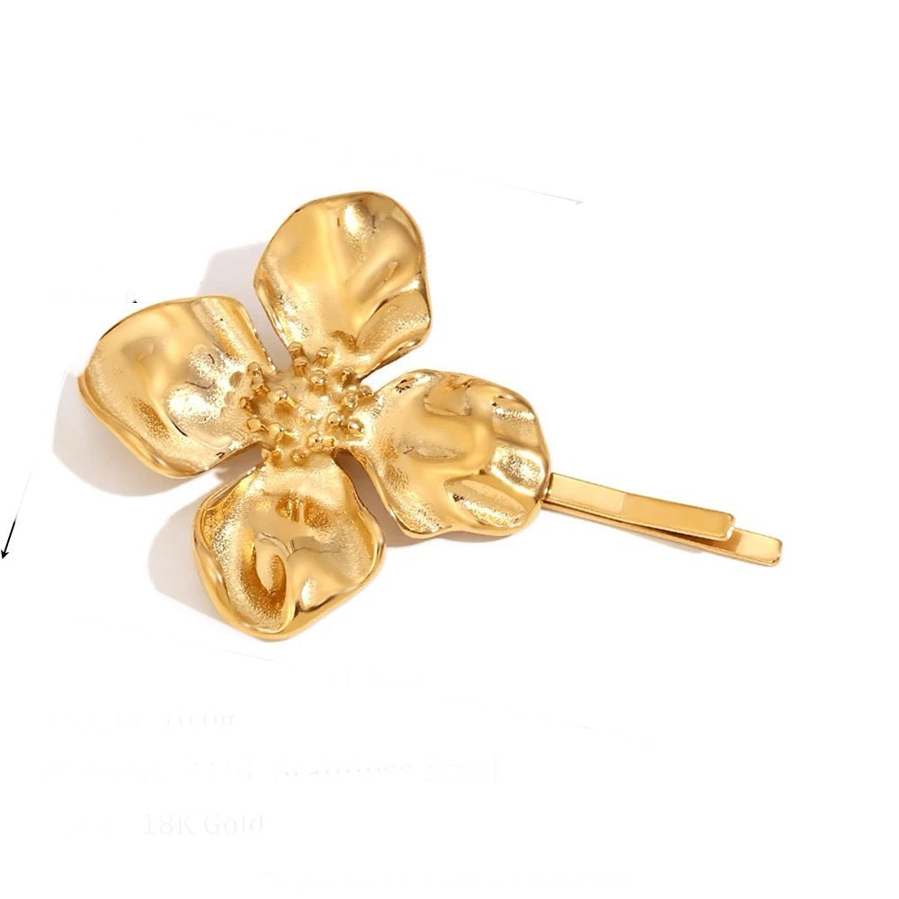 Oyster hair pin