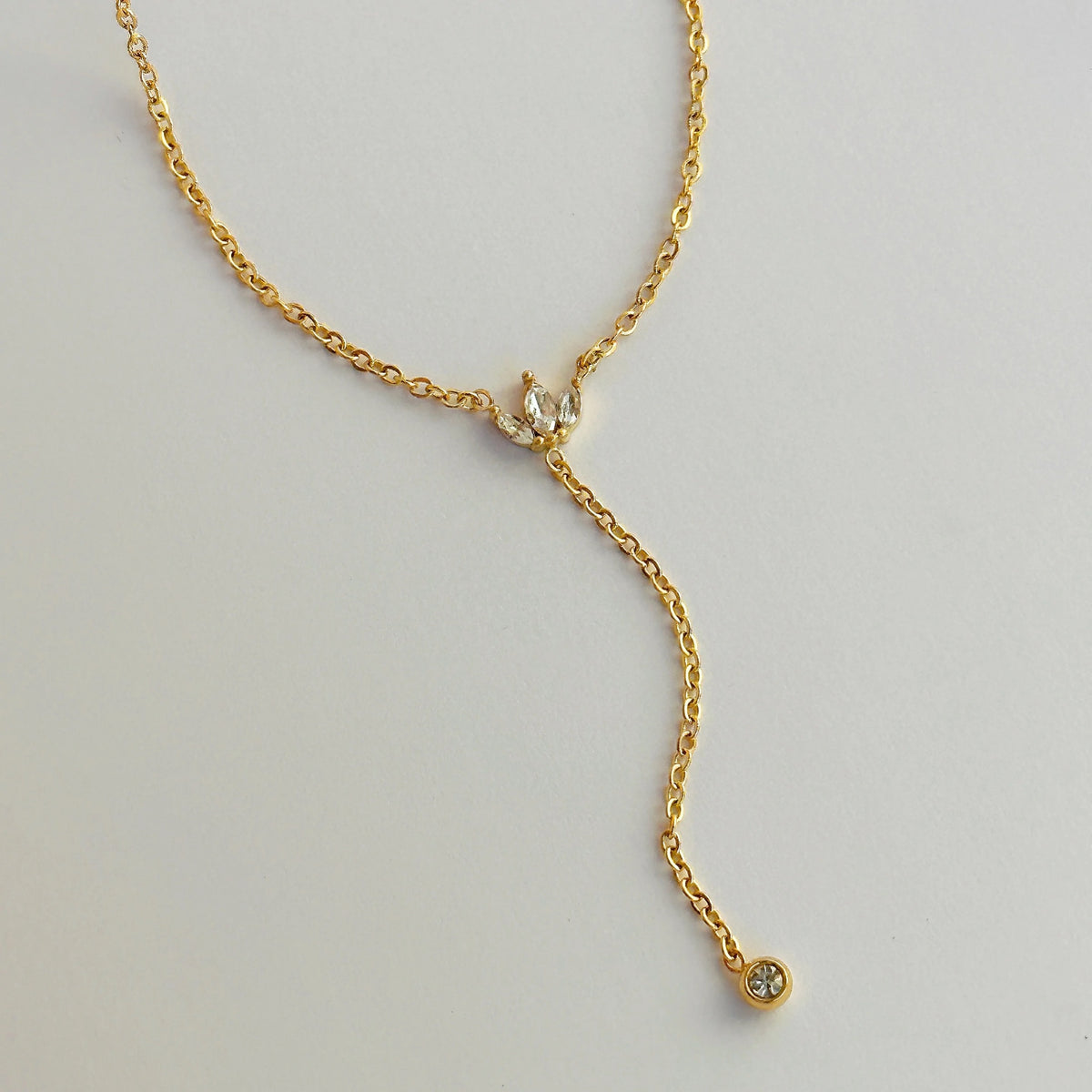 Falling lotus chain