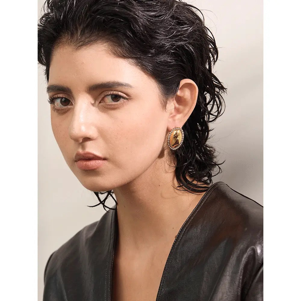 Diamond horizon studs