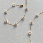 White daisy chain