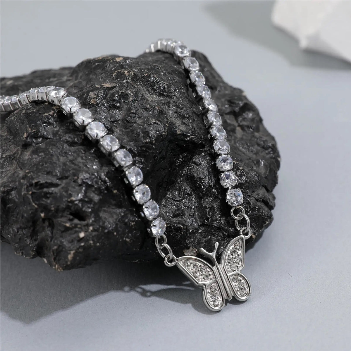 Butterfly tennis chain