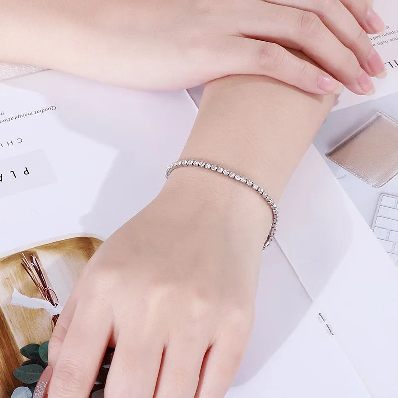 Thin tennis bracelet