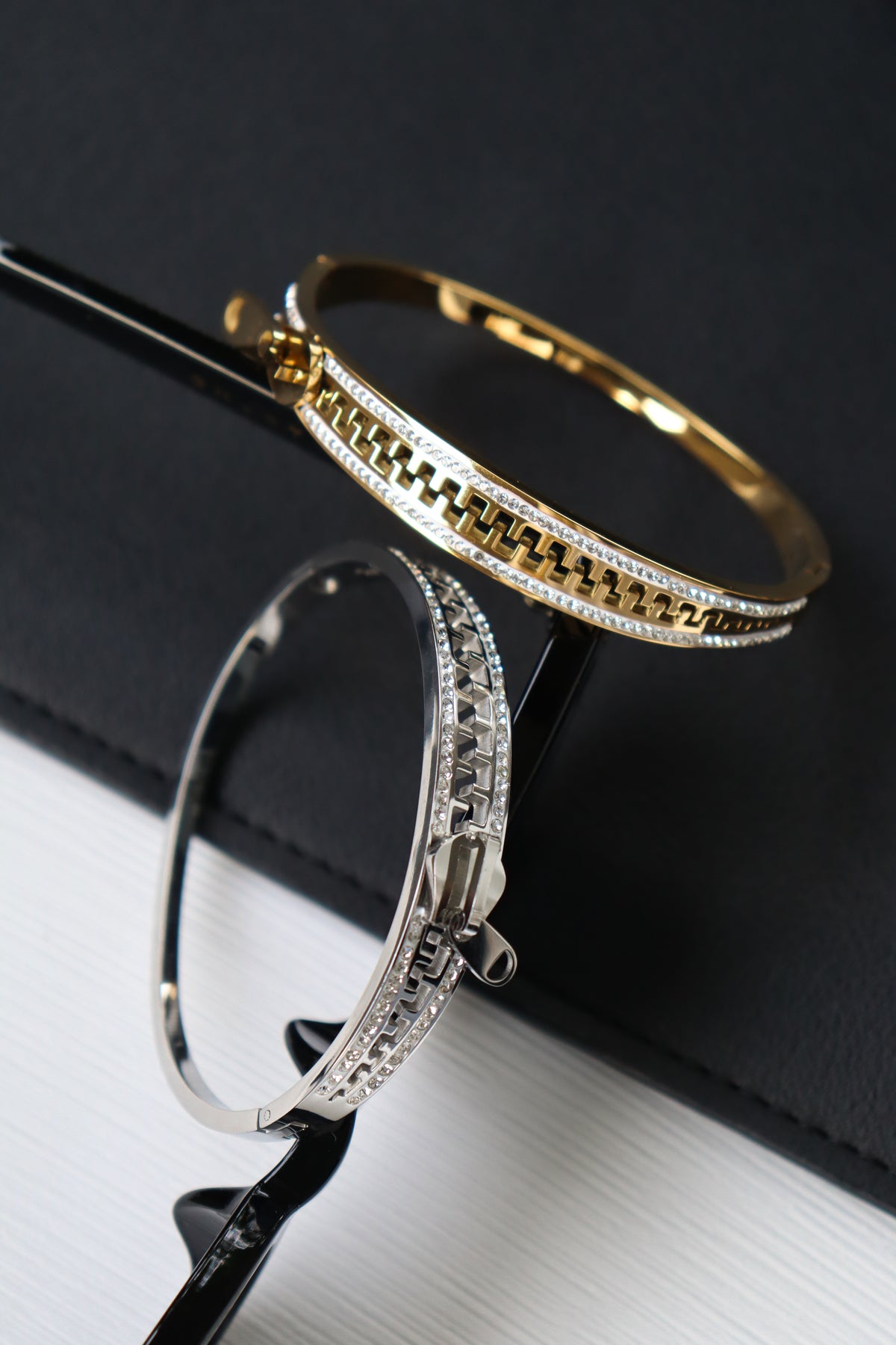 Diamond zipper bangle