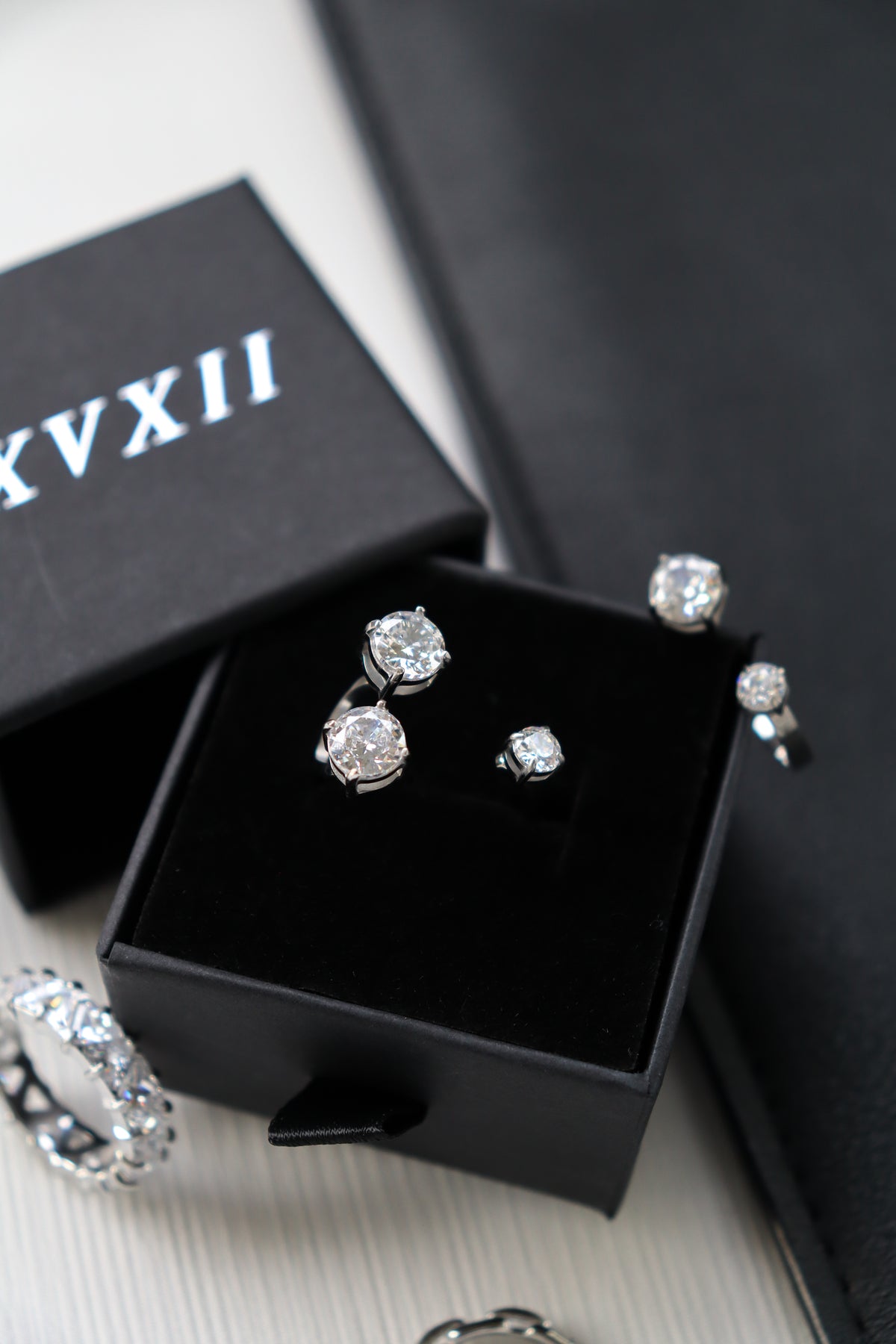 Razzle dazzle ring