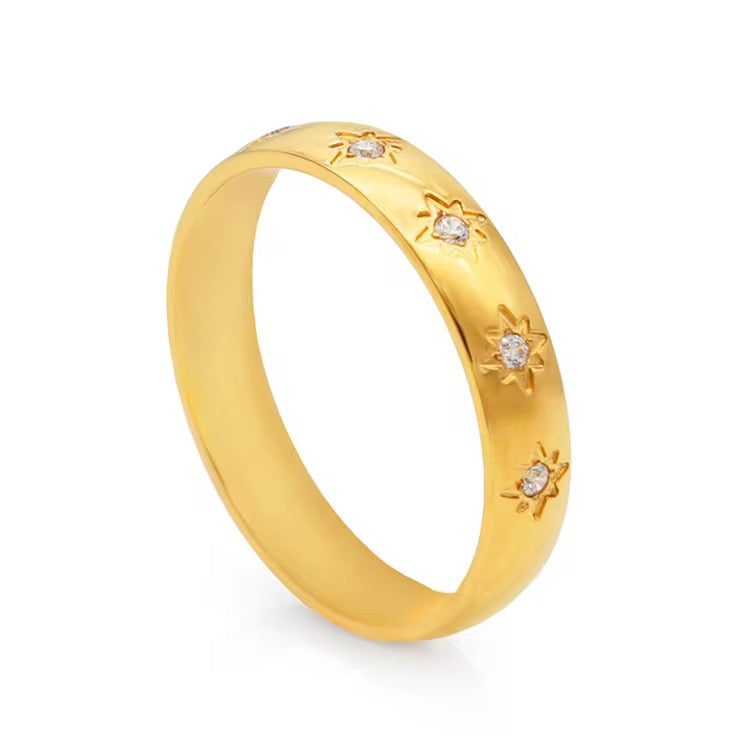 Rounded northstar band ring