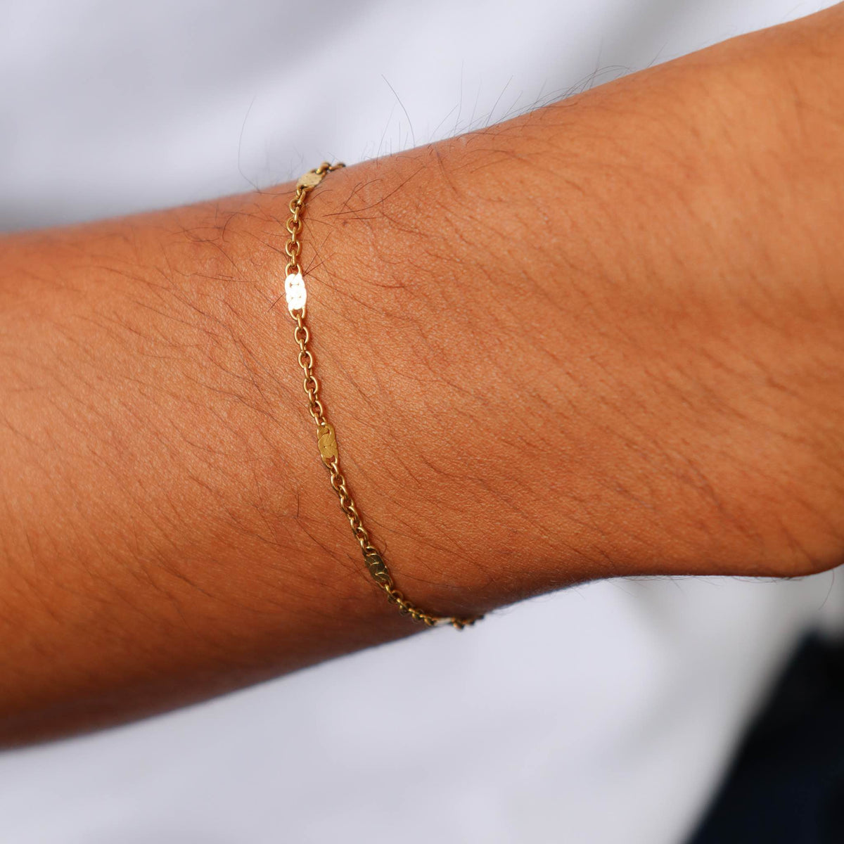 Spaced flat bracelet
