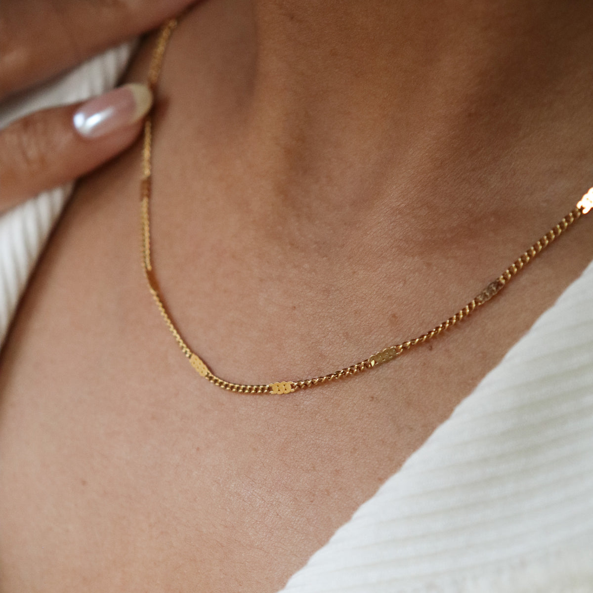 Filler chains (charm chains)