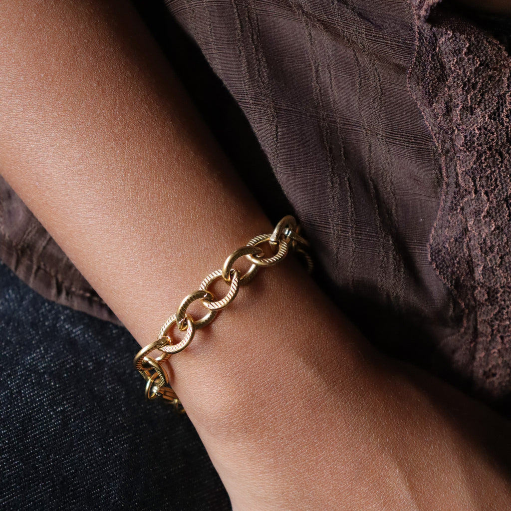 Textured circle ring bracelet