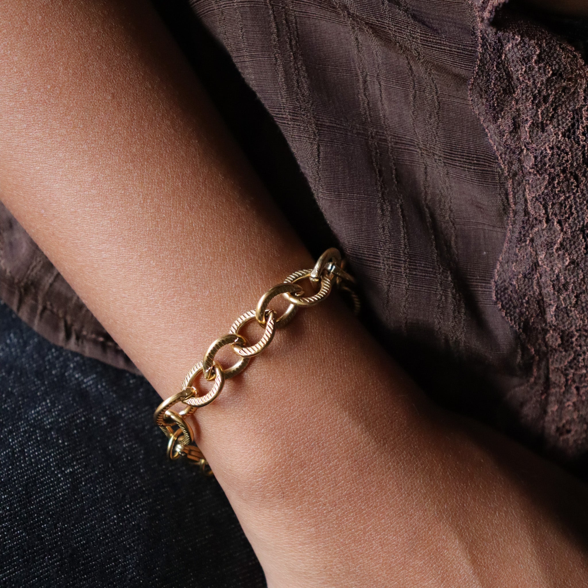Textured circle ring bracelet