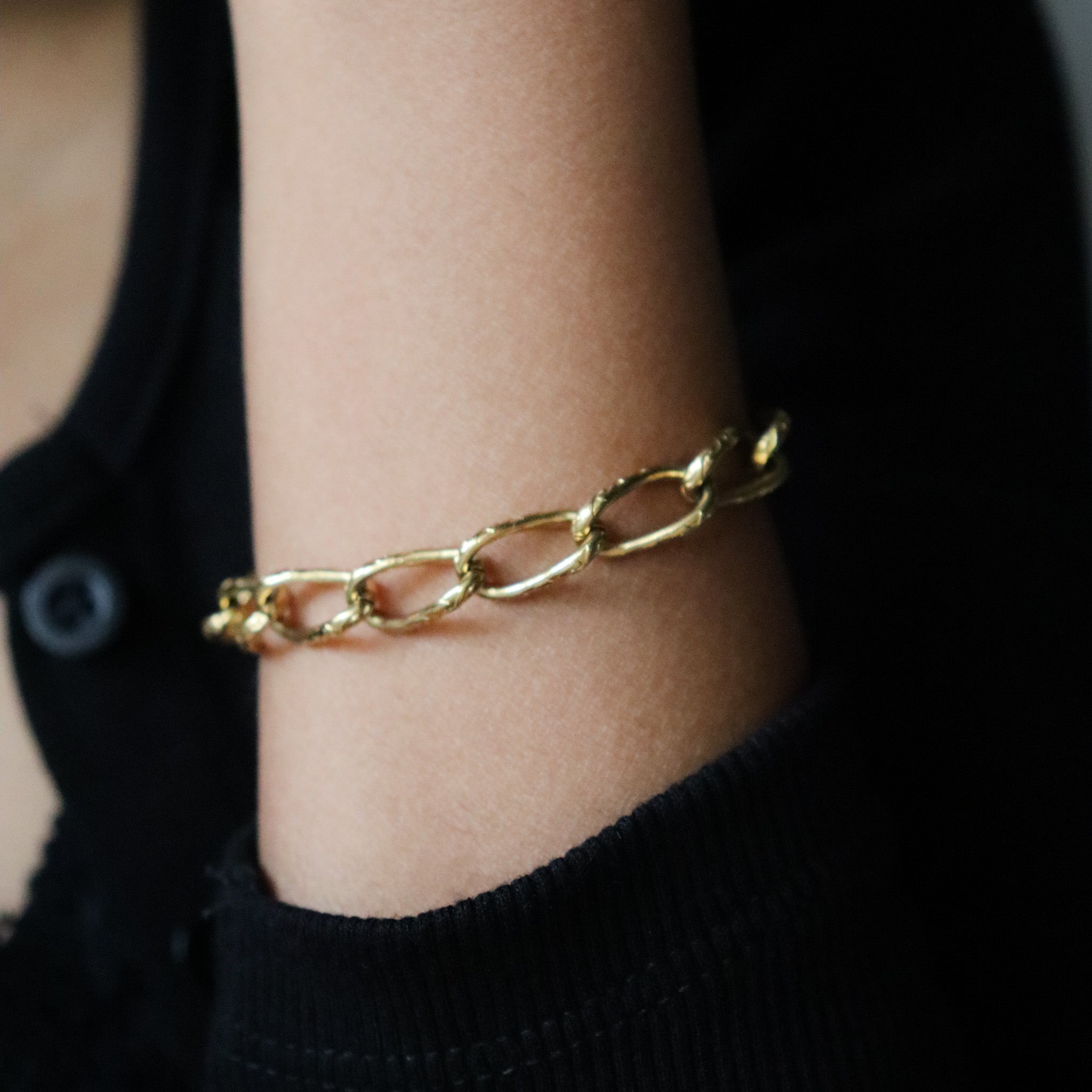 Textured link bracelet