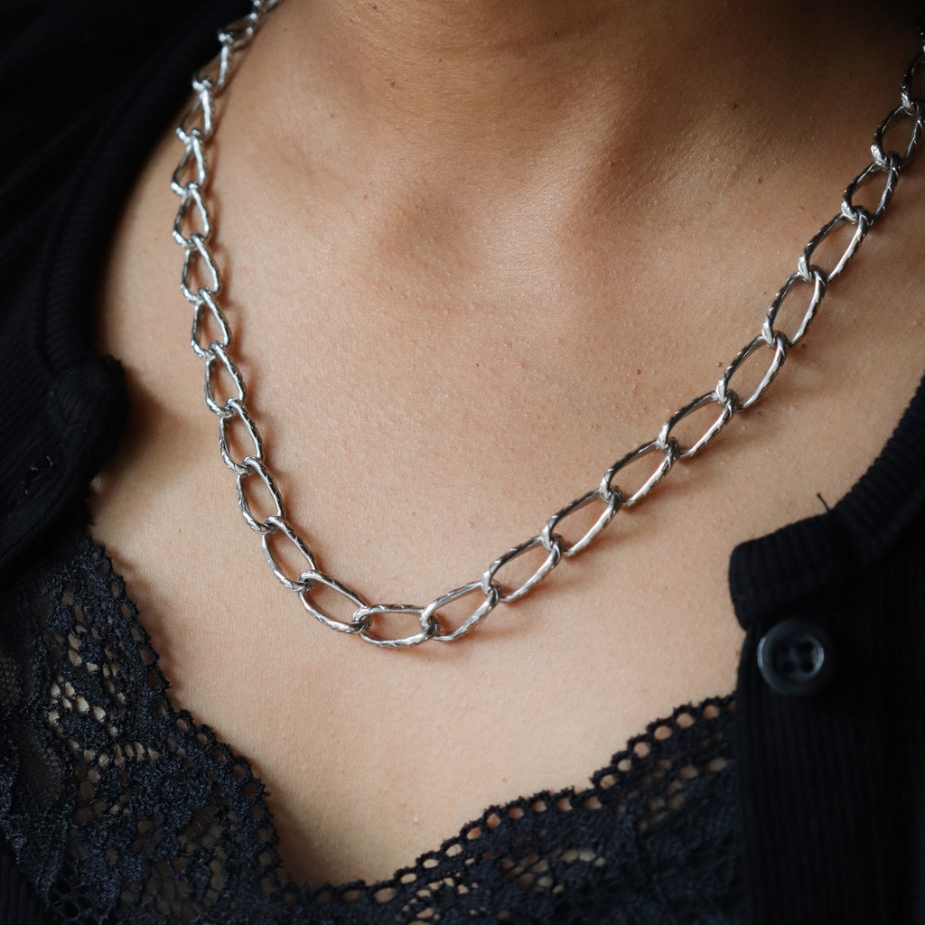 Textured link chain