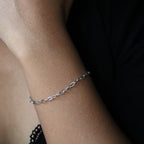 Thin link bracelet