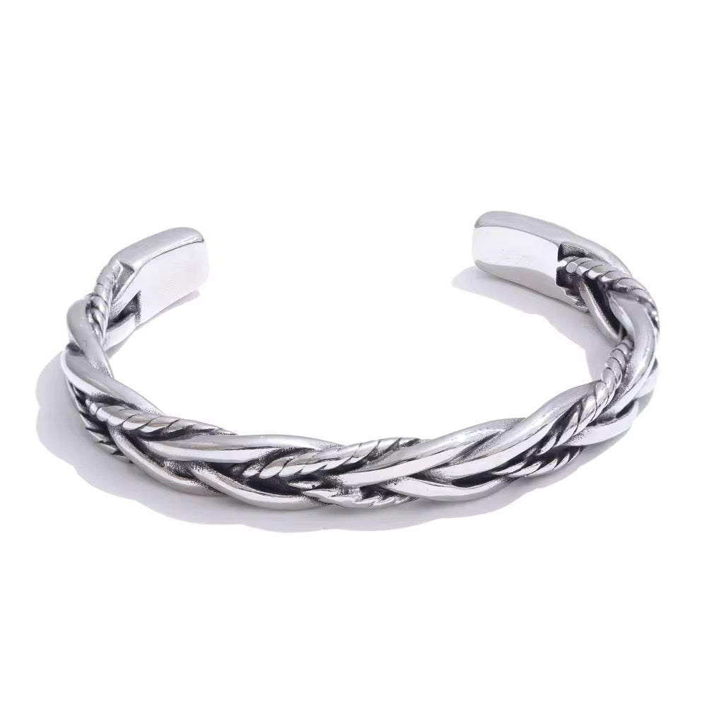 Throne link bangle