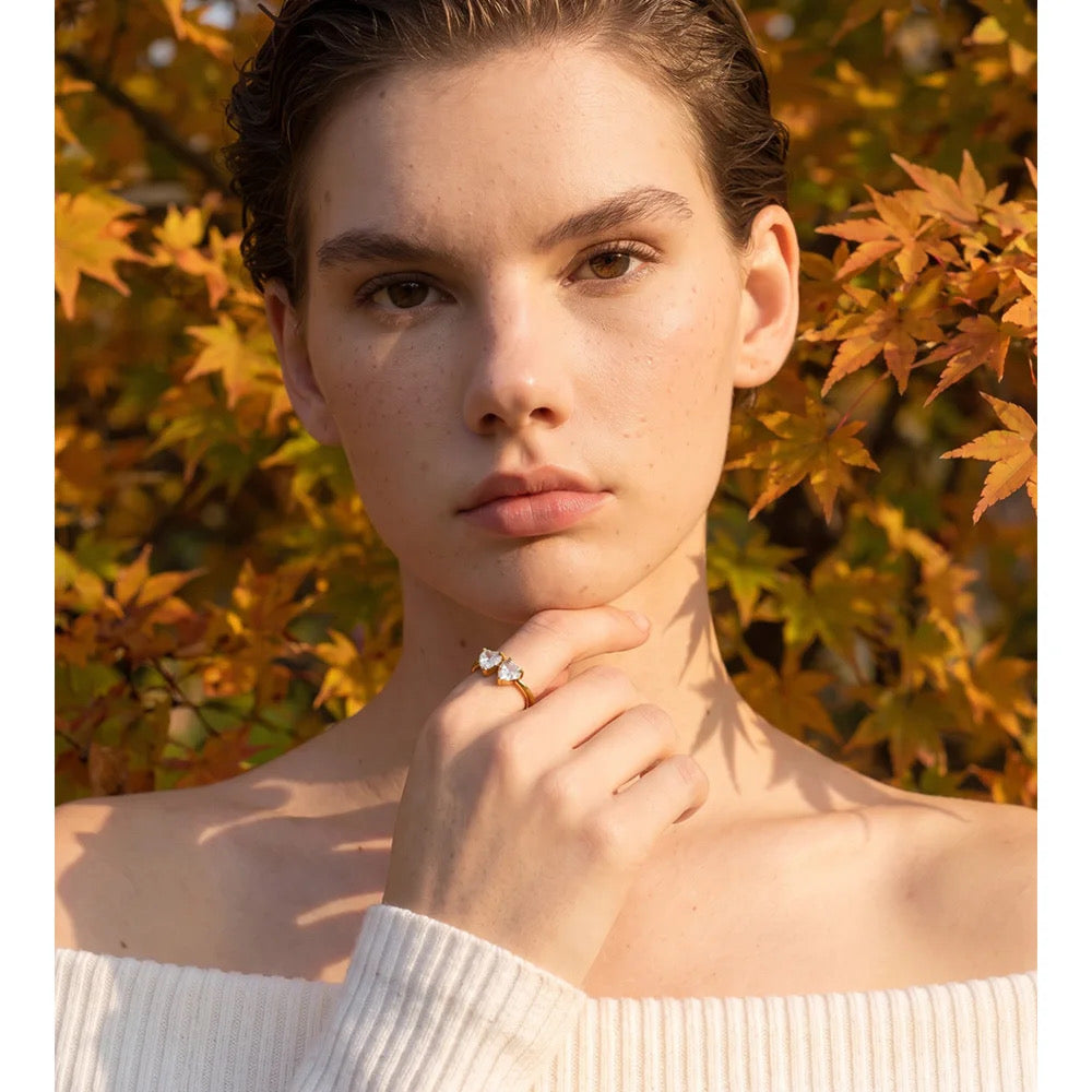 Cherie Ring in gold worn