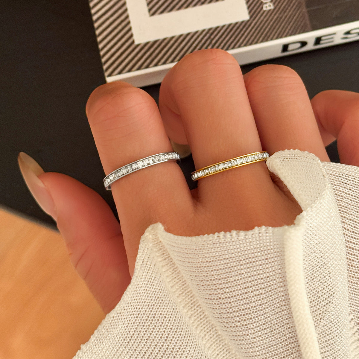 Diana Ring in gold and silver worn on hand