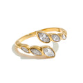 Duet Ring in gold on white