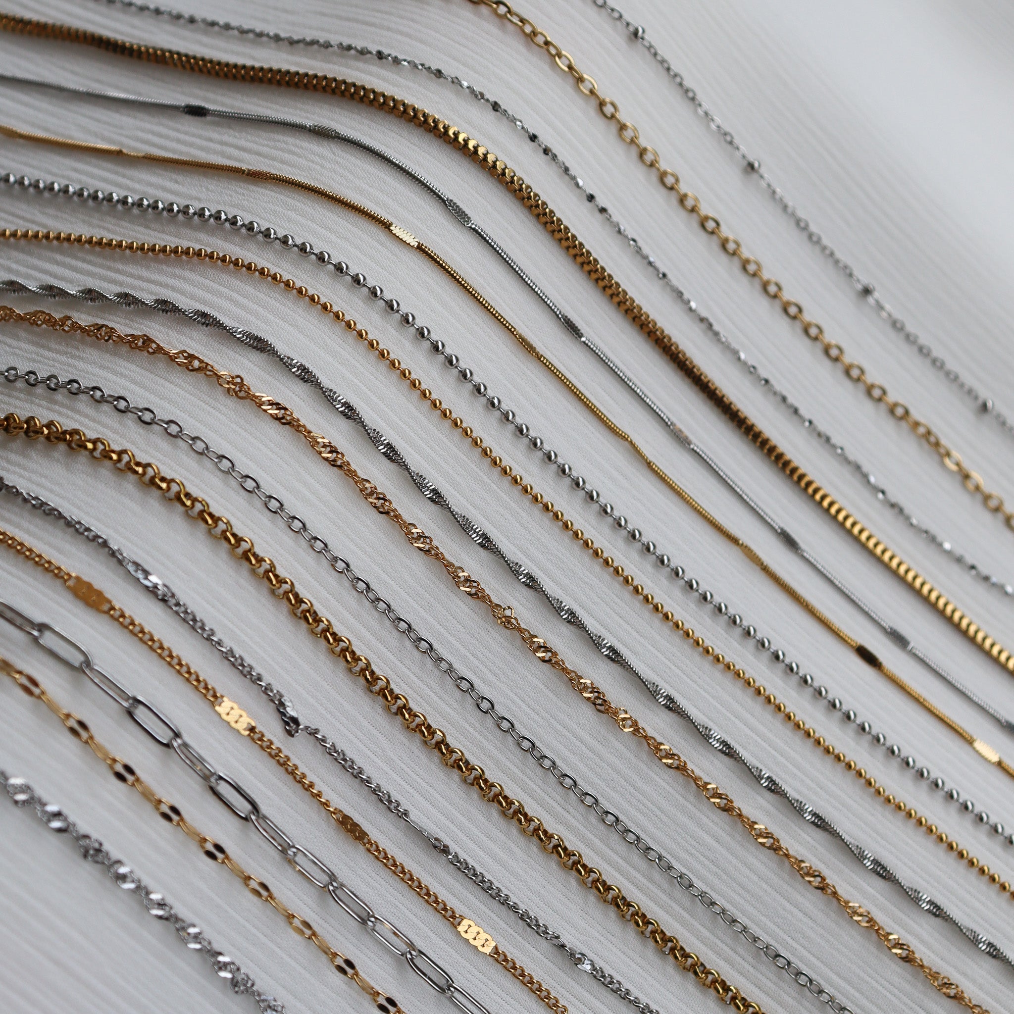 Filler chains (charm chains)